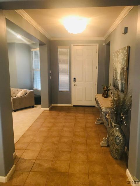 6902 Rangeview Dr, Bakersfield, CA 93312 photo 2