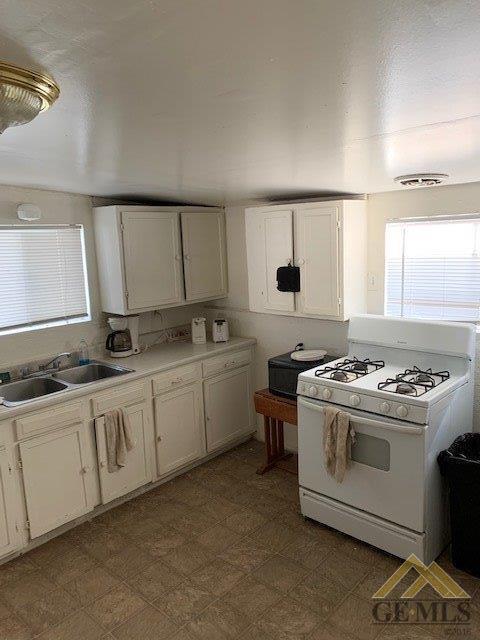 703 North St, Taft, CA 93268 photo 3