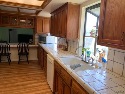 200 Beech St, Bakersfield, CA 93304 photo 5