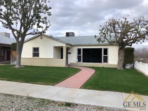 220 E Kern St, Taft, CA 93268 photo 2