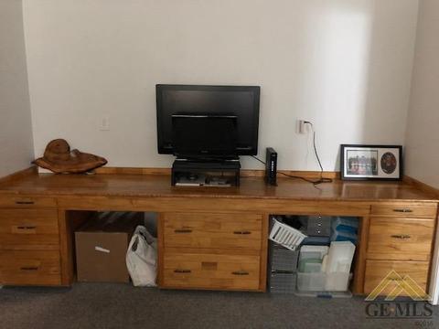 220 E Kern St, Taft, CA 93268 photo 11