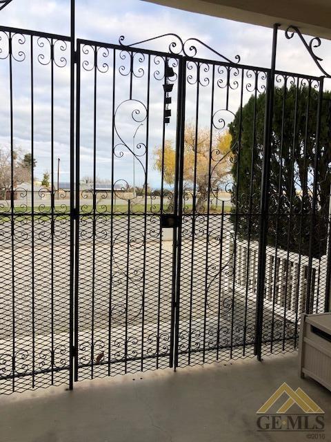 220 E Kern St, Taft, CA 93268 photo 15