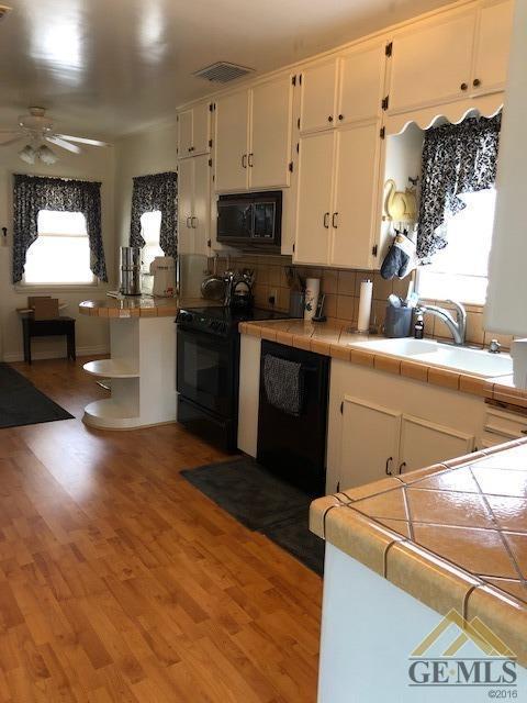 220 E Kern St, Taft, CA 93268 photo 7