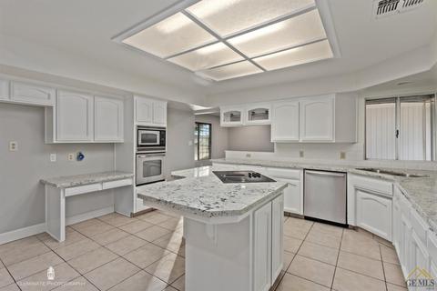 3304 Mckee Rd, Bakersfield, CA 93313 photo 17