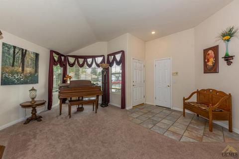623 Faversham Way, Bakersfield, CA 93311 photo 5