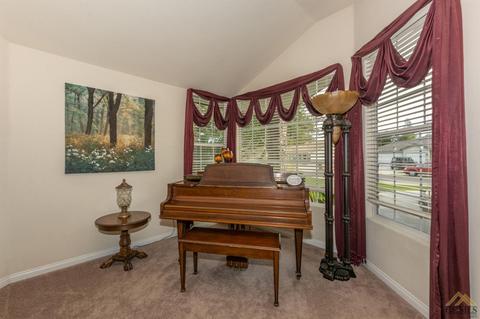 623 Faversham Way, Bakersfield, CA 93311 photo 6