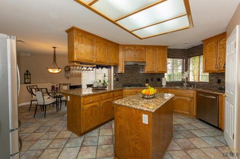 623 Faversham Way, Bakersfield, CA 93311 photo 17