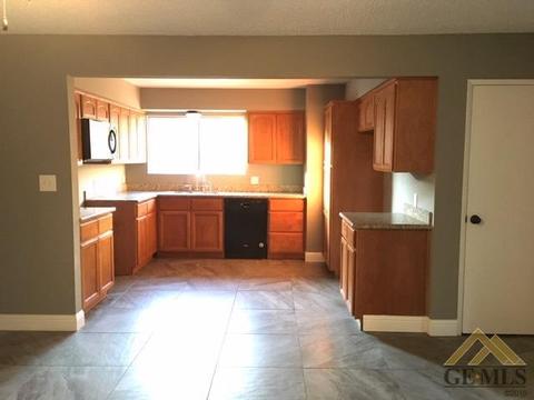 2600 Eissler Ct, Bakersfield, CA 93306 photo 8