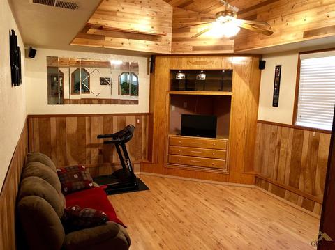314 Buchanan St, Taft, CA 93268 photo 5
