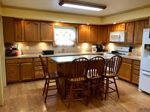 314 Buchanan St, Taft, CA 93268 photo 2