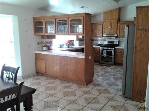 19700 Apache St, Tehachapi, CA 93561 photo 3