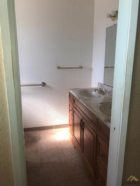 8901 Eucalyptus Dr, Bakersfield, CA 93306 photo 14