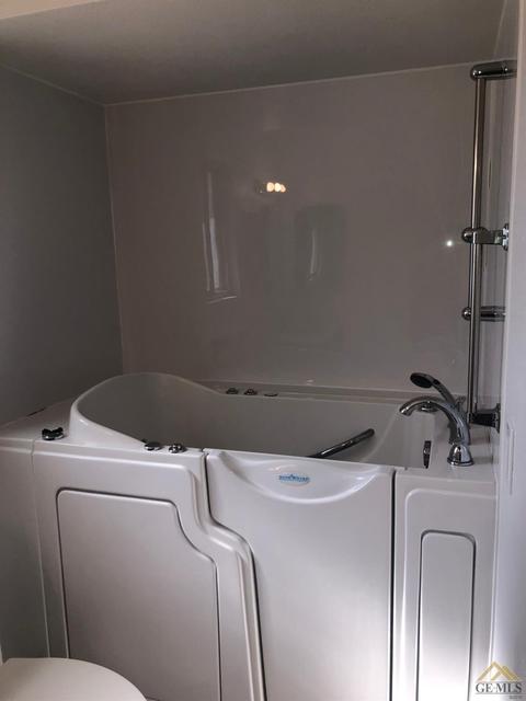 8901 Eucalyptus Dr, Bakersfield, CA 93306 photo 9