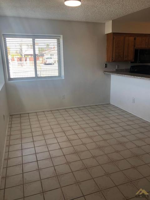 8901 Eucalyptus Dr, Bakersfield, CA 93306 photo 5