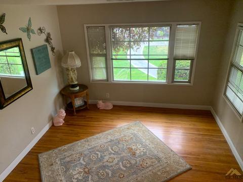214 E Lucard St, Taft, CA 93268 photo 4