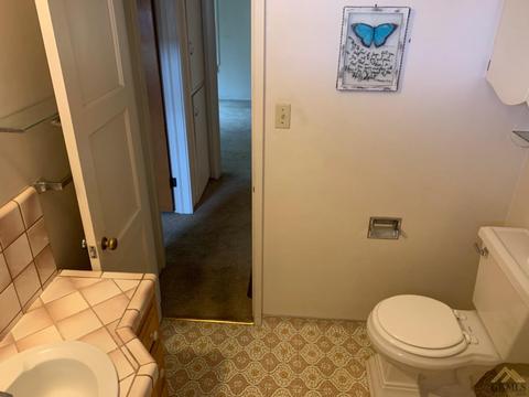 214 E Lucard St, Taft, CA 93268 photo 10