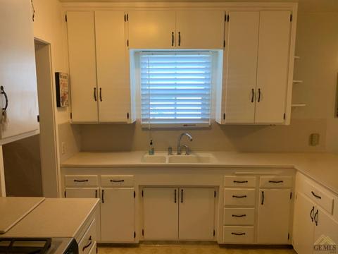 214 E Lucard St, Taft, CA 93268 photo 15