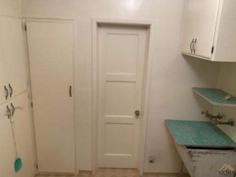 214 E Lucard St, Taft, CA 93268 photo 12