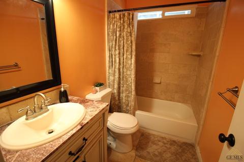 1609 Brandy Ct, Bakersfield, CA 93307 photo 8