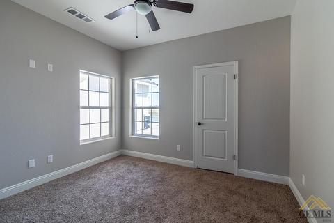 512 Rodeo St, Shafter, CA 93263 photo 7