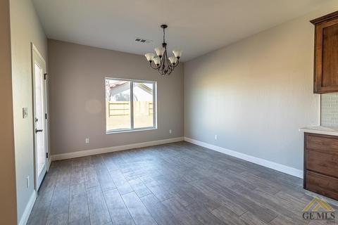 512 Rodeo St, Shafter, CA 93263 photo 9