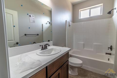 512 Rodeo St, Shafter, CA 93263 photo 10