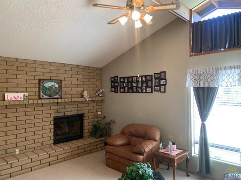 421 Sierra St, Taft, CA 93268 photo 5