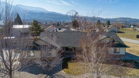 18470 Branding Iron Ct, Tehachapi, CA 93561 photo 2
