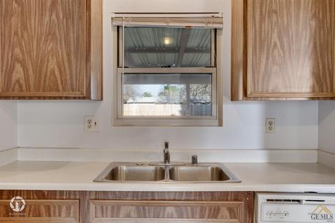 4100 Moss St, Bakersfield, CA 93312 photo 18