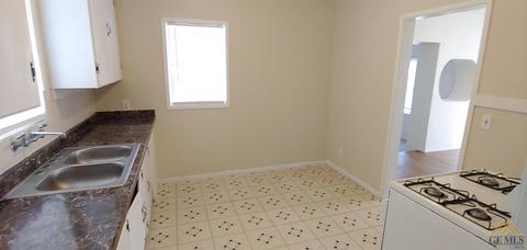 705 D St, Taft, CA 93268 photo 9