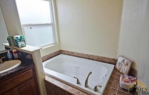 2001 Bloomfield Ave, Wasco, CA 93280 photo 12
