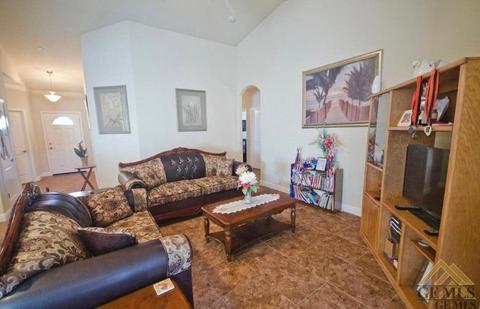 2001 Bloomfield Ave, Wasco, CA 93280 photo 2