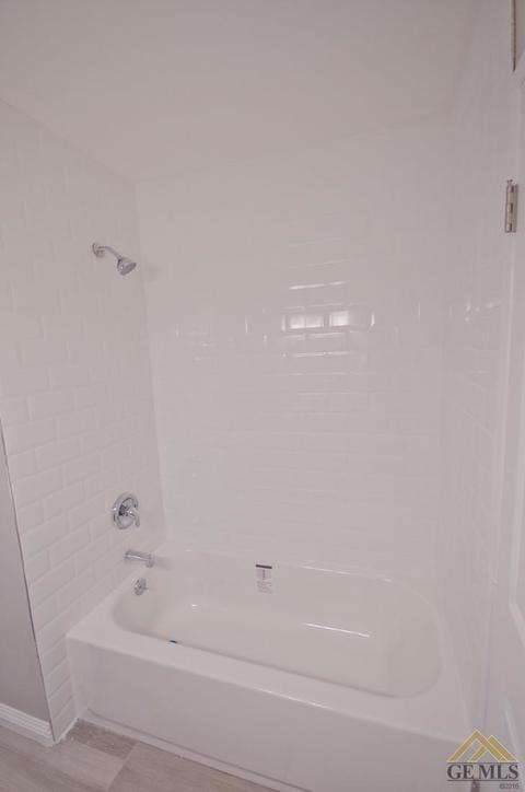 2425 Poso Dr, Wasco, CA 93280 photo 9