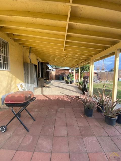1111 Eureka St, Bakersfield, CA 93305 photo 5