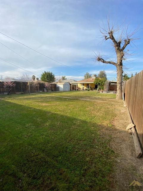 1111 Eureka St, Bakersfield, CA 93305 photo 7