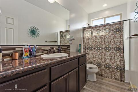 101 Hammersmith Dr, Bakersfield, CA 93314 photo 12
