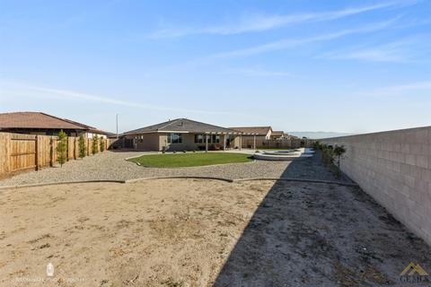 101 Hammersmith Dr, Bakersfield, CA 93314 photo 16