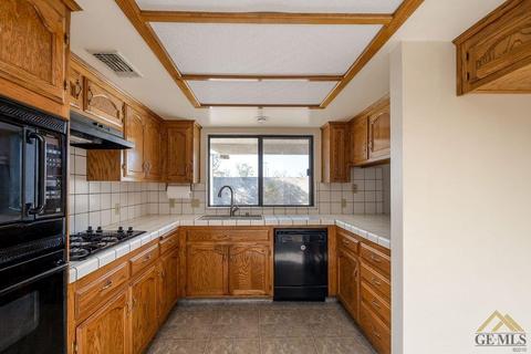 9504 Spokane Ave, Bakersfield, CA 93312 photo 13