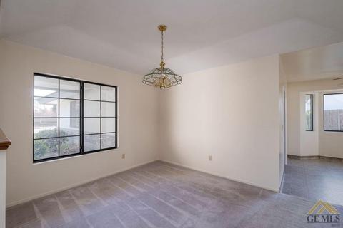 9504 Spokane Ave, Bakersfield, CA 93312 photo 11