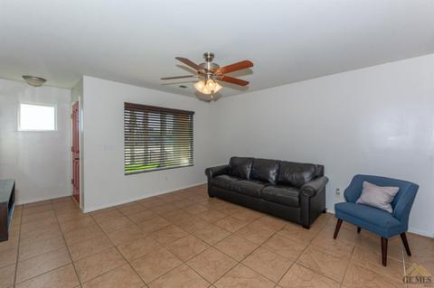 409 Taylor St, Taft, CA 93268 photo 3