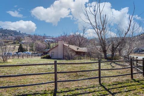 30401 Sunland Way, Tehachapi, CA 93561 photo 1