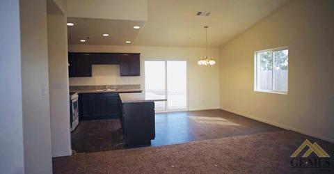 1043 14th, Wasco, CA 93280 photo 5