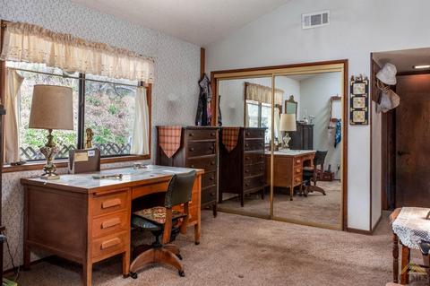29500 Horsethief Dr, Tehachapi, CA 93561 photo 11