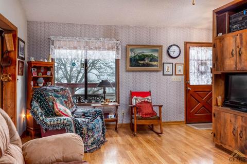 29500 Horsethief Dr, Tehachapi, CA 93561 photo 4