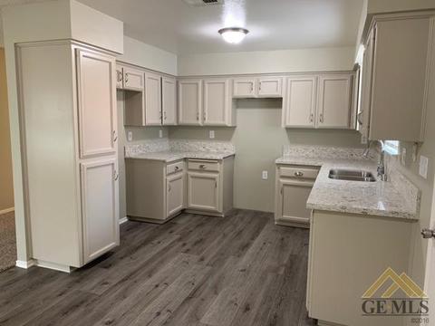 604 Camp Ave, Shafter, CA 93263 photo 3