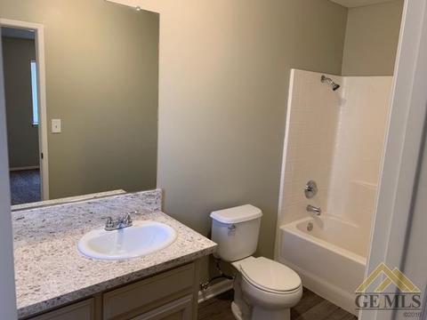 604 Camp Ave, Shafter, CA 93263 photo 8