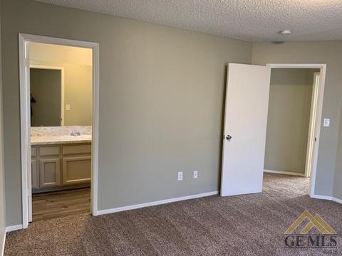 604 Camp Ave, Shafter, CA 93263 photo 7