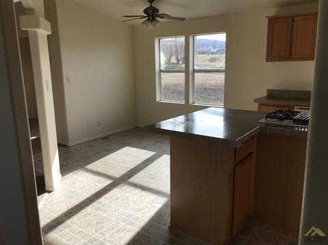 19868 Cherry Ln, Tehachapi, CA 93561 photo 8