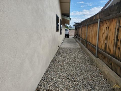 910 3rd St, Taft, CA 93268 photo 6
