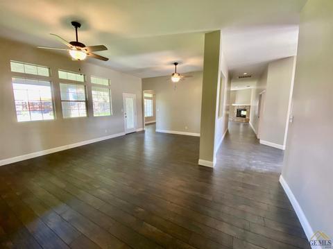 786 Pheasant Run Dr, Shafter, CA 93263 photo 4